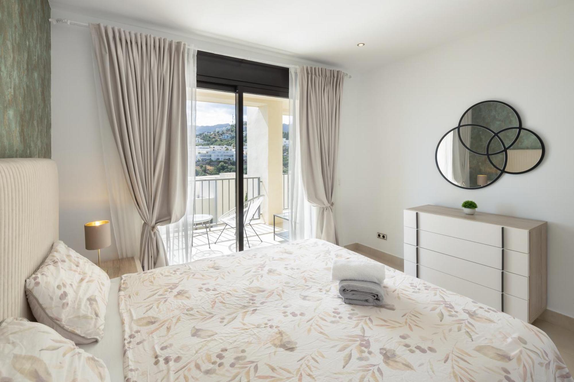 Spectacular Views - Luxury Apartment In Resort - Marbella Hills Exterior photo
